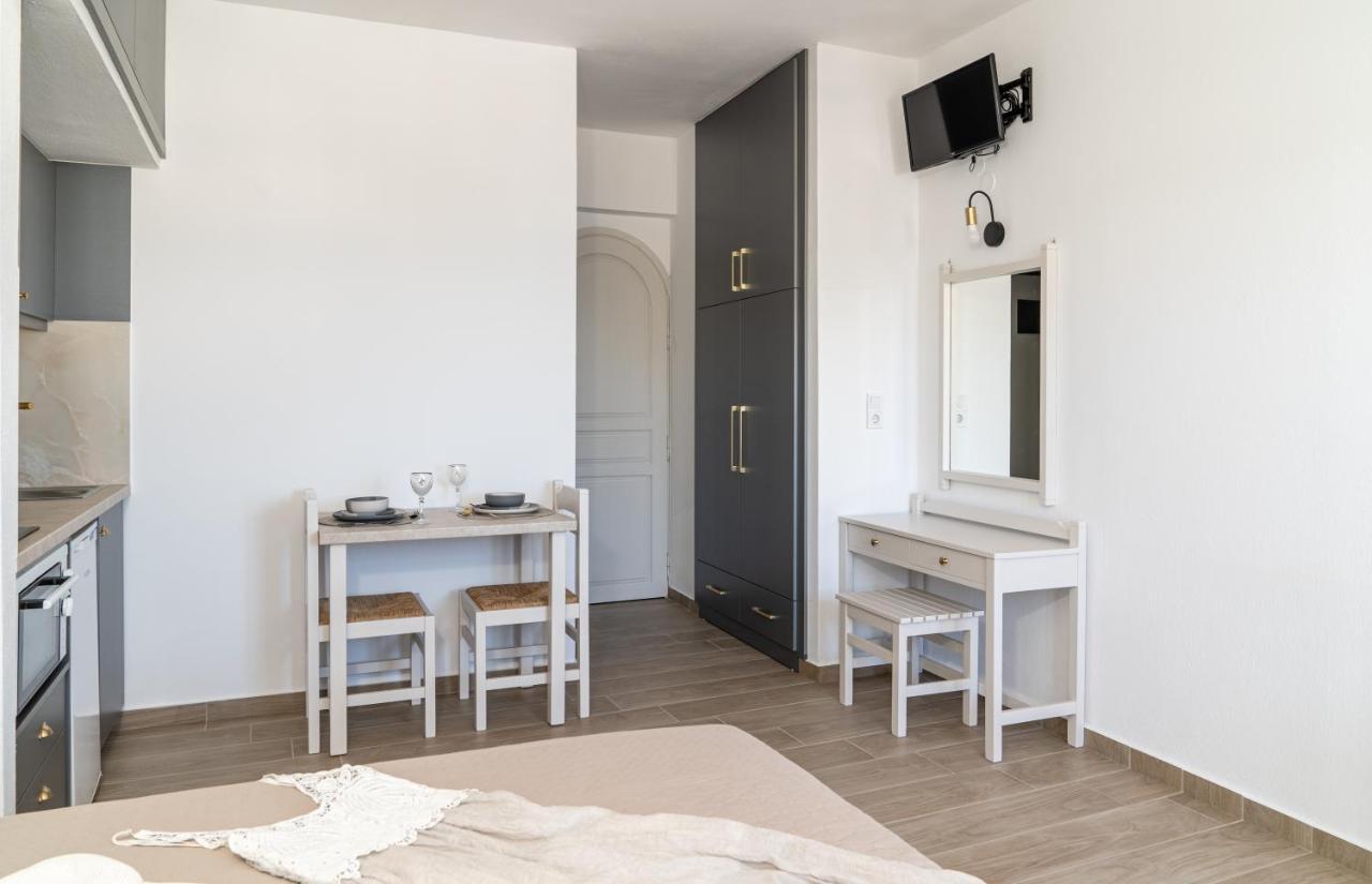 Renata Mare Beachside Studios แอร์ซอนิสซอส ภายนอก รูปภาพ